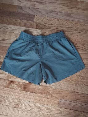Old Navy Scalloped Hem Athletic Shorts